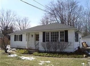 320 Drake Dr, North Tonawanda, NY 14120