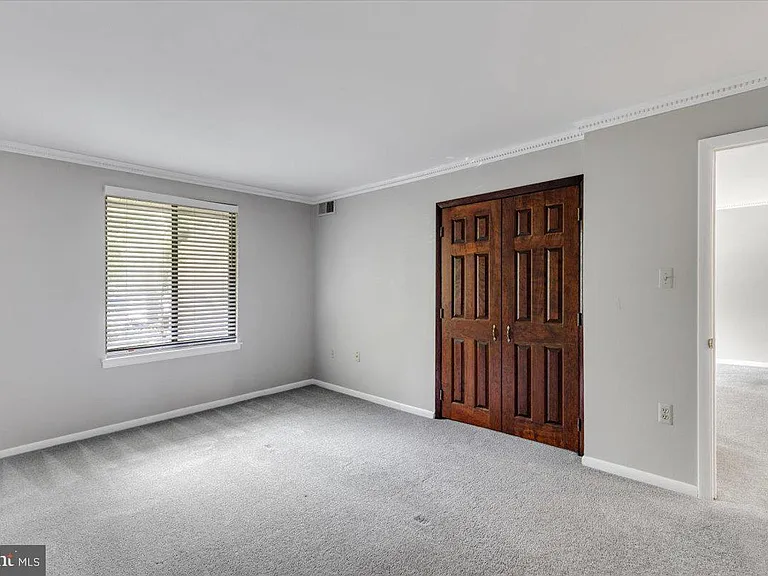2844 Dover Ln #304 — Photo 10