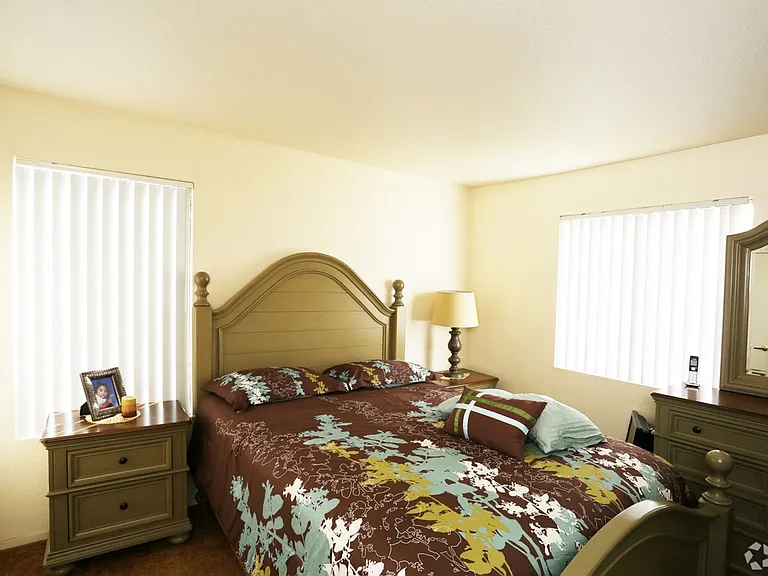 Vineyard Apartments — Photo 3