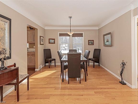 5th image of 1015 Eastlawn Dr