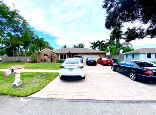 5040 SW 117th Way, Cooper City, FL 33330