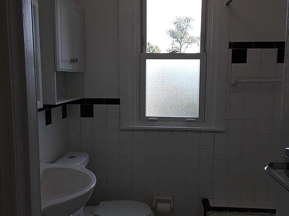 5th image of 435 Shadeland Ave #3