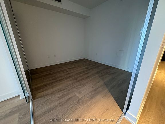4th image of 117 Broadway Ave #405