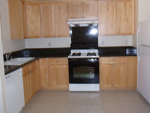 3rd image of 33 S Wilson Ave #107