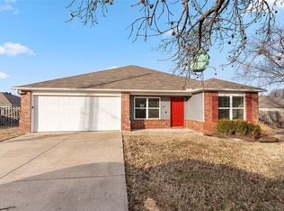 120 E Morris Ave, Springdale, AR 72764