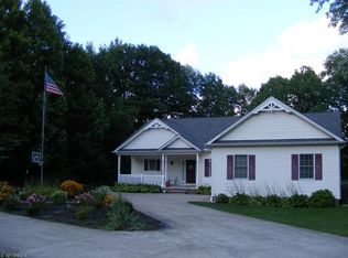 1854 Bridgeview Ln, Conneaut, OH 44030