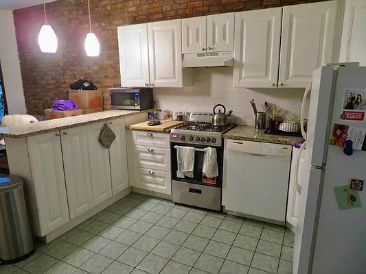 Rented by Space Real Estate | media 41