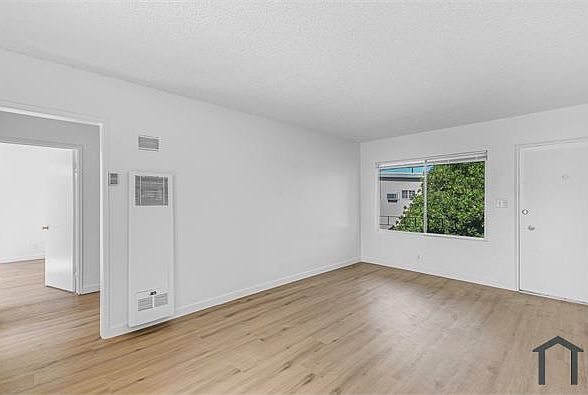 1st image of 6120 Radford Ave APT 3