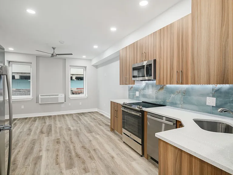 2950 Kensington Ave #1 — Photo 9