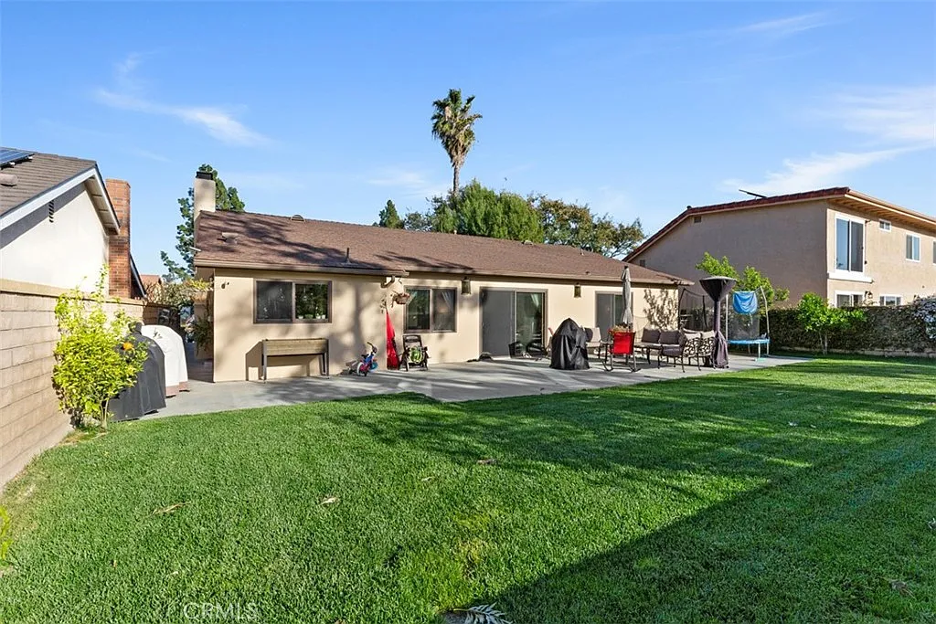 3 bed, 1812 sqft, $5,295 — Photo 2