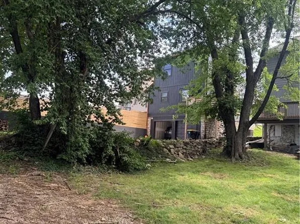 1215 W 21st St, Kansas City, MO 64108