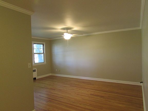 4th image of 34 Underhill Ave APT 1B