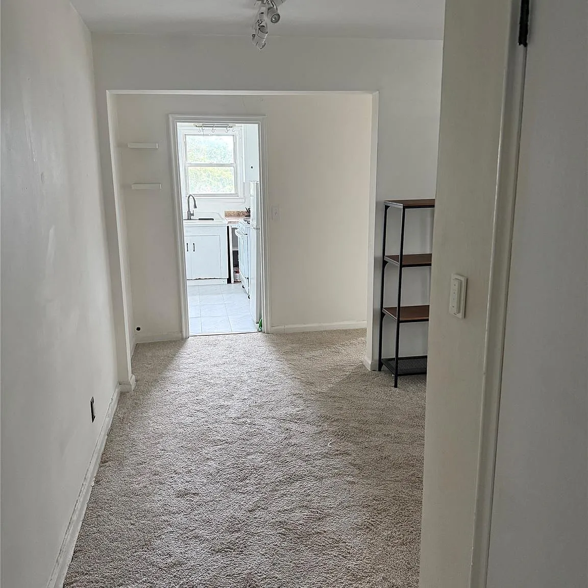 1 bed, 1.0 bath, 700 sqft, $1,800 — Photo 3