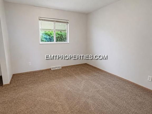 5th image of 3024 Meister Rd