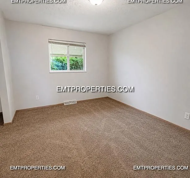 3024 Meister Rd — Photo 5