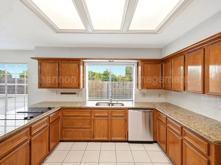 15911 Moon Rock Dr — Photo 20