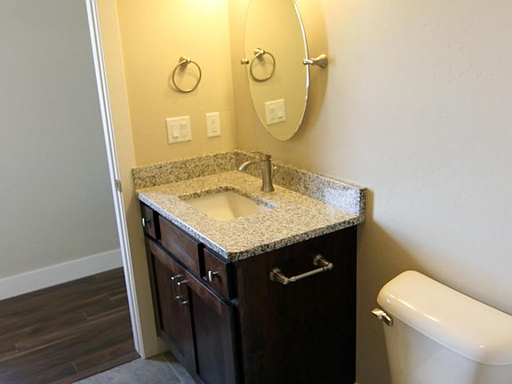5th image of 623 S Wolcott St #210