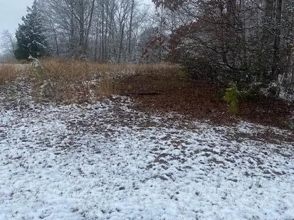 24 Shadows Lawn Dr, Athens, TN 37303