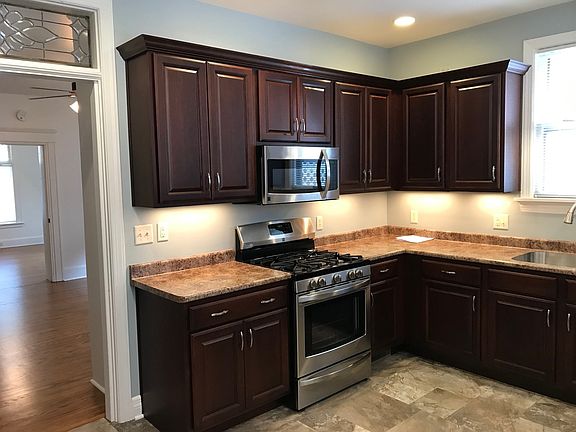 3rd image of 1012 Lake Ave #1