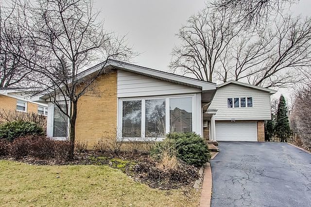 1st image of 2737 Hawthorn Ln