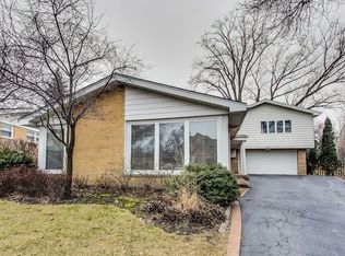 2737 Hawthorn Ln, Wilmette, IL
