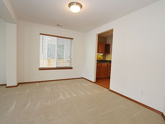 4th image of 7124 35th Pl NE