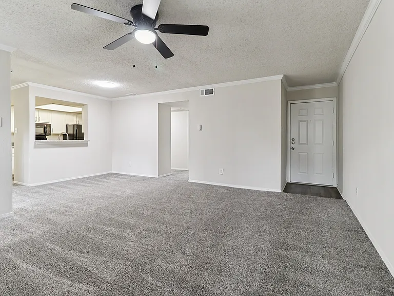 B2 Livingroom to bar