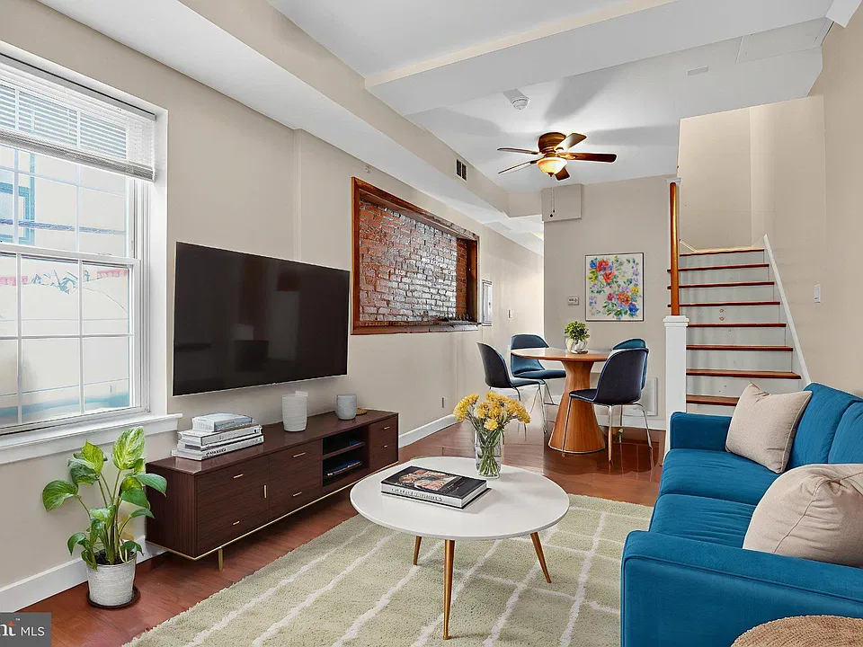 112 E Allen St #2