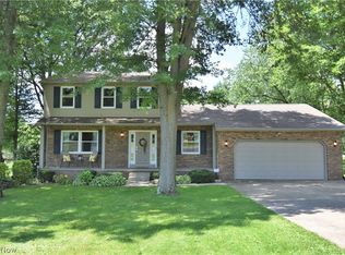 1830 Cherry Lane Dr SE, Hubbard, OH 44425