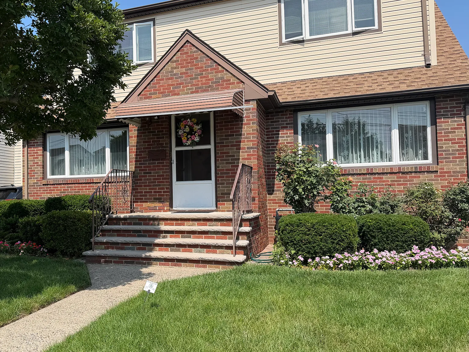 2 bed, 900 sqft, $2,350 — Photo 1