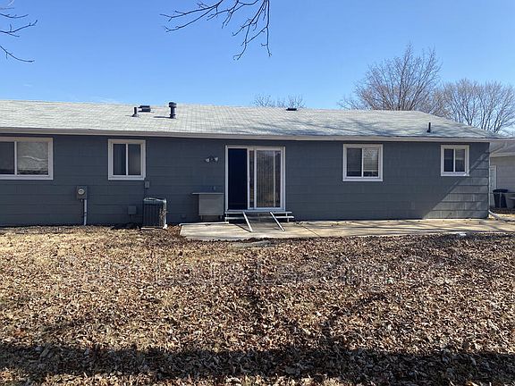 2nd image of 2917 Pacific Park Dr