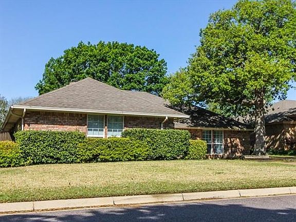 3rd image of 6108 Summergrove Dr