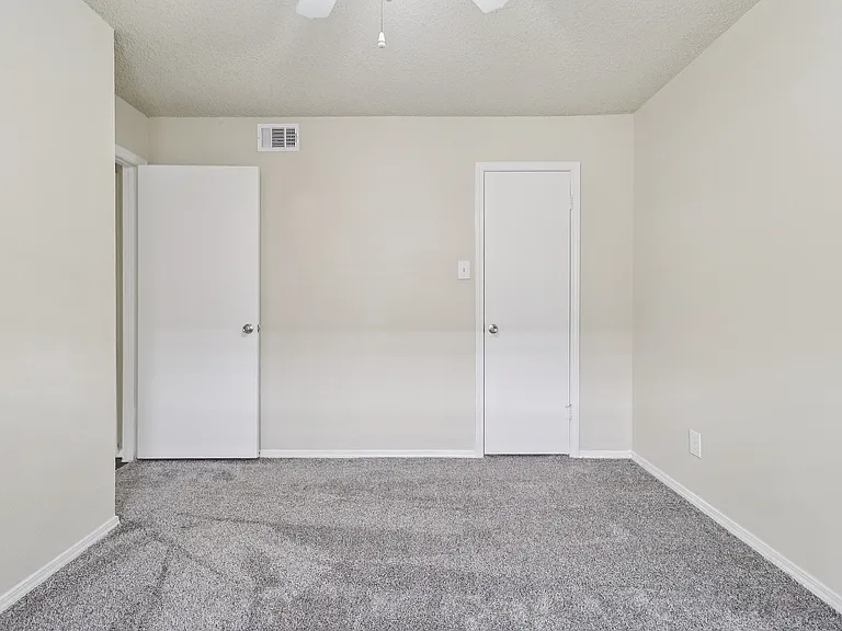 B3 GUEST ROOM BACK