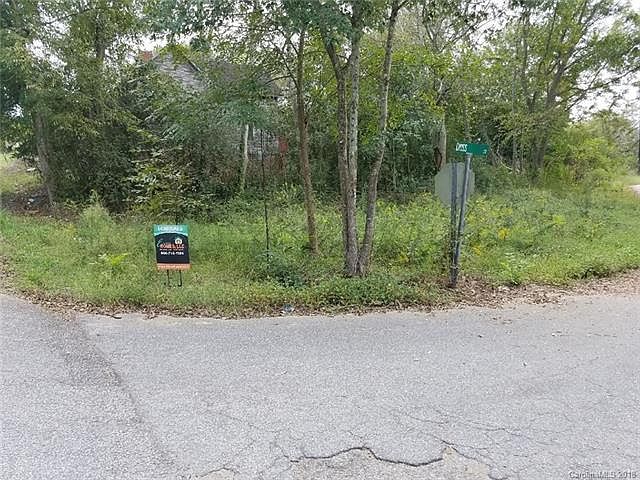 2nd image of 1137 6th St