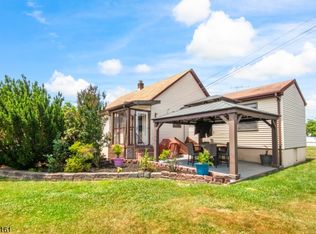 26 N 9Th Ave, Manville Boro, NJ 08835