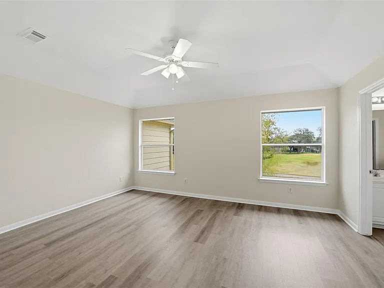 2110 Ridge Wood Ln — Photo 16