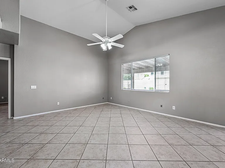 16224 W Jefferson St — Photo 6