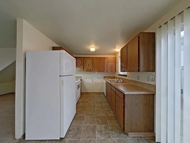 2521 SW Pickford St #D — Photo 3