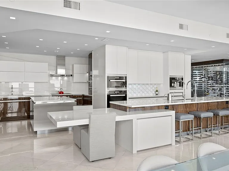 450 Knights Run Ave #1801 — Photo 22