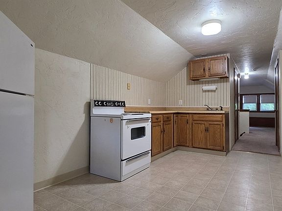 5th image of 109 Green Hill Pkwy #2