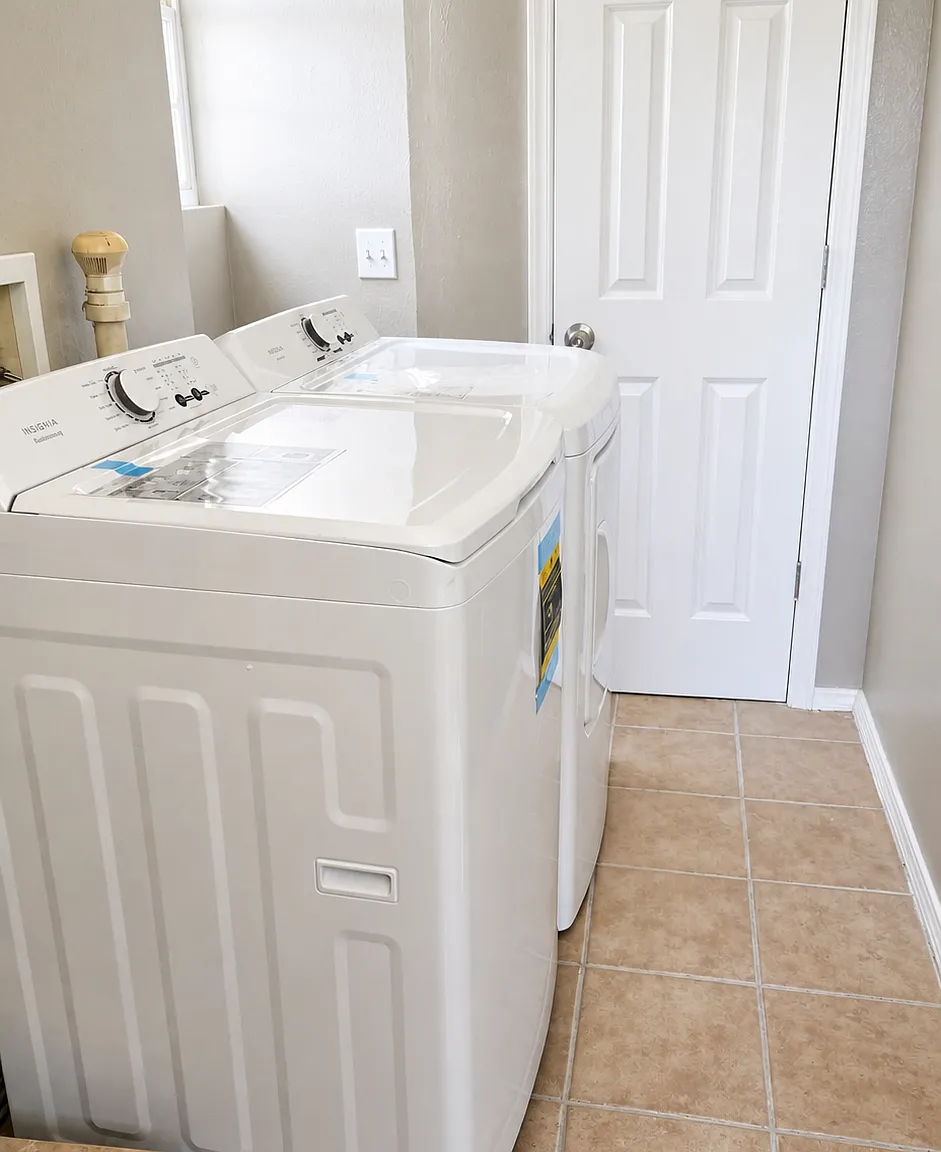 4 bed, 1379 sqft, $950 — Photo 2