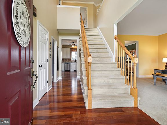 2nd image of 408 Willetts Ct