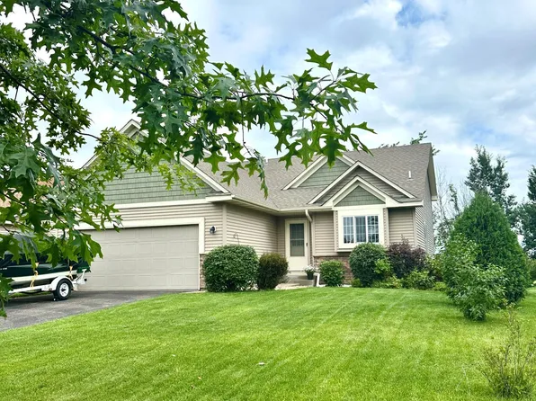 127 Robinson Dr, Lino Lakes, MN 55014