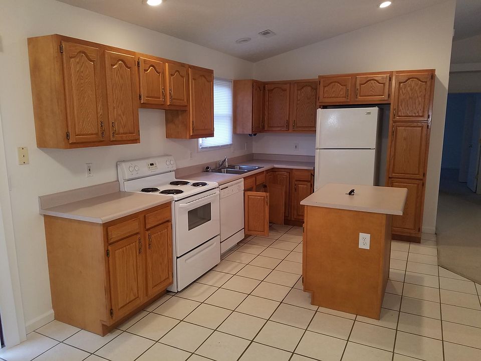 1st image of 20073 Woodline APT 2