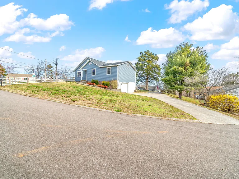 5712 Walden Woods Ct — Photo 4