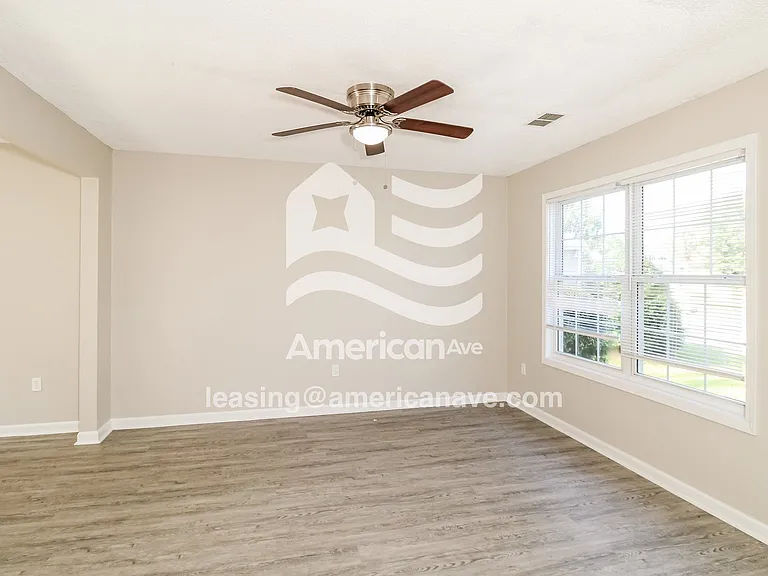 263926_002_wm_-_living_room_12980889.jpg