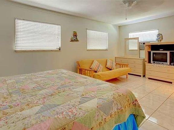 5th image of 312 Parkdale Dr