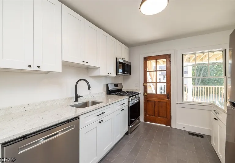 157 Forest St #1 — Photo 2