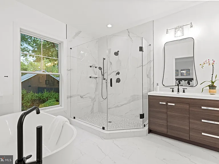 8609 Woodbrook Ln — Photo 27