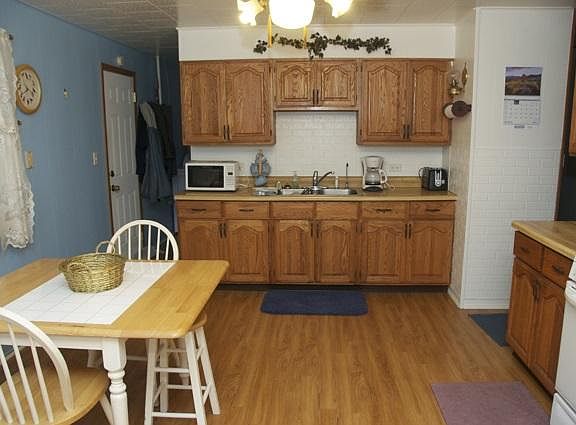 4th image of 23683 Forestview Ave